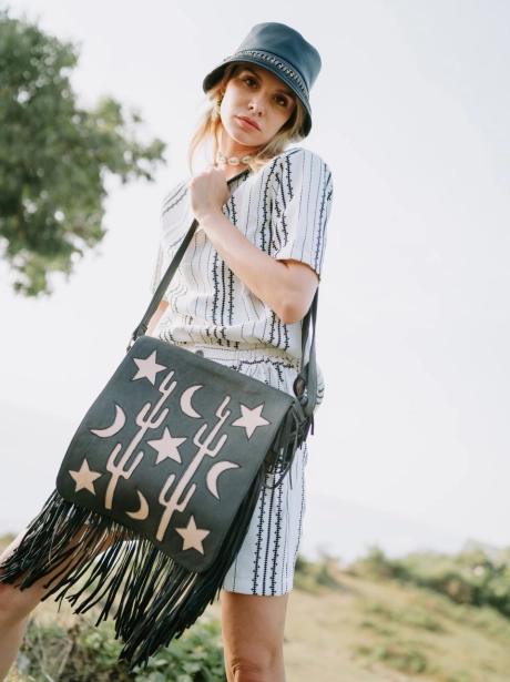 Hand bag / cross body bag Texas Fringe Satchel Bag in Black 14 qa2june_160