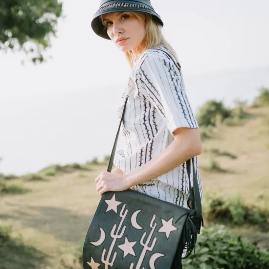 Hand bag / cross body bag Texas Fringe Satchel Bag in Black 10 qa2june_165